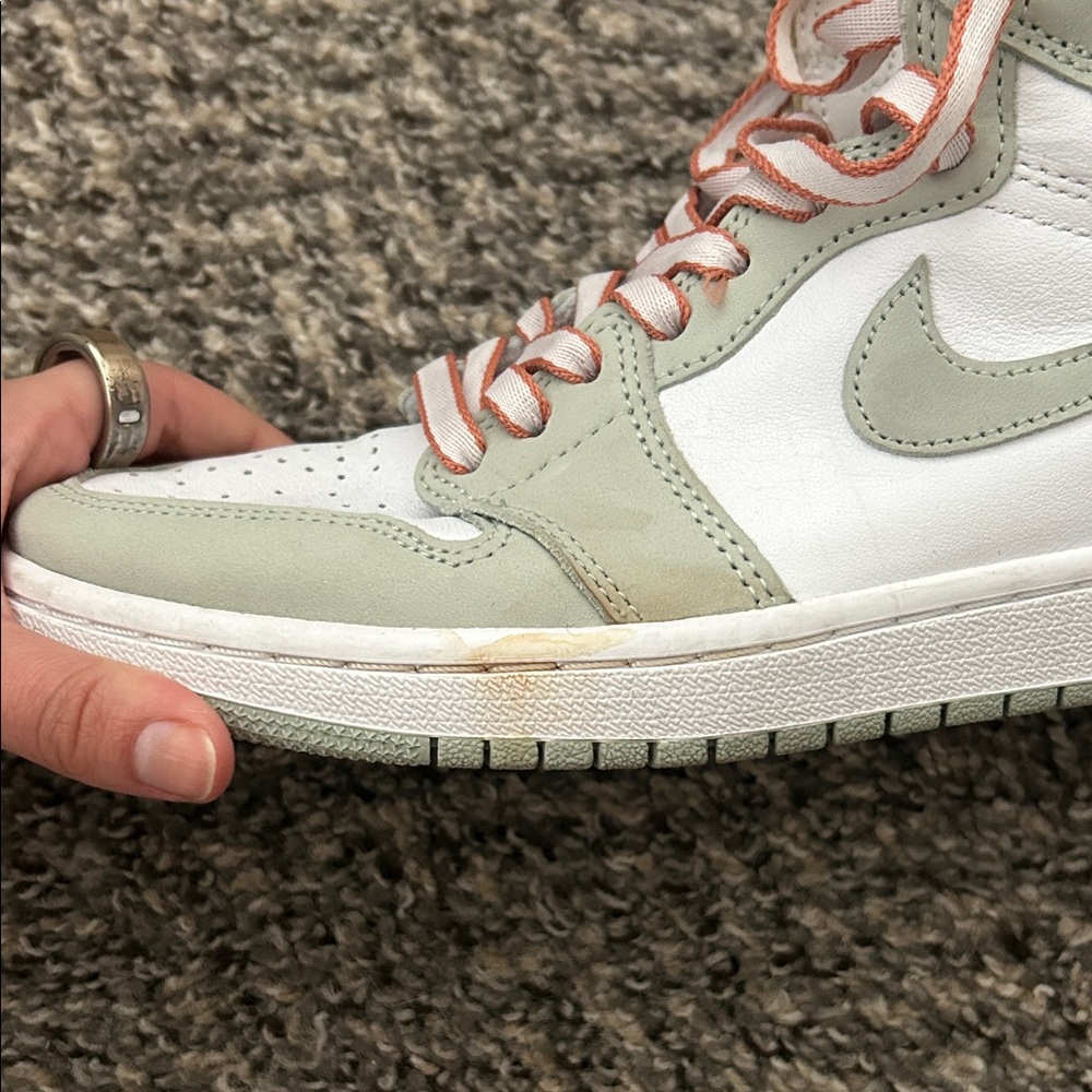 Women’s Nike Air Jordan 1 High Top (Seafoam) 7.5 - Picture 8 of 9
